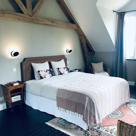 Orpheus Apartment